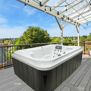 Outdoor Whirlpool - Eclipse (210x145x75cm)